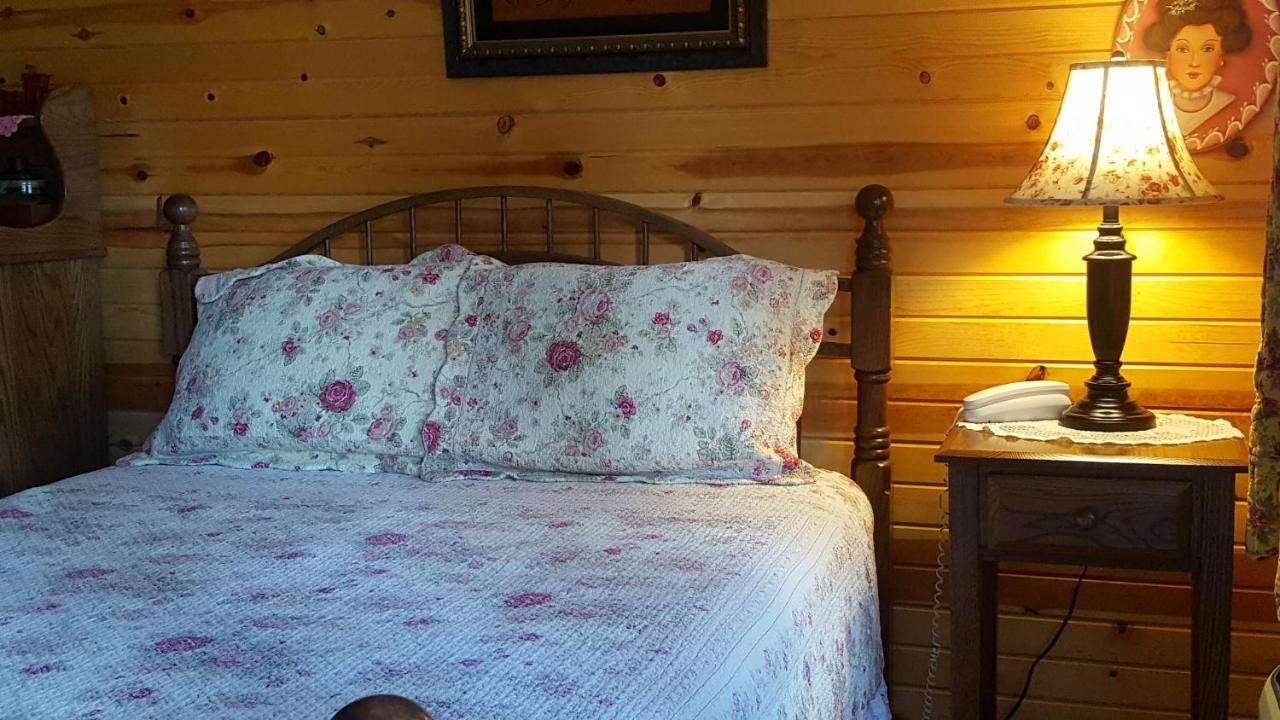 Amish Blessings Cabins Millersburg Bagian luar foto