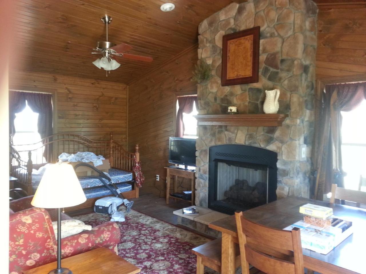 Amish Blessings Cabins Millersburg Bagian luar foto
