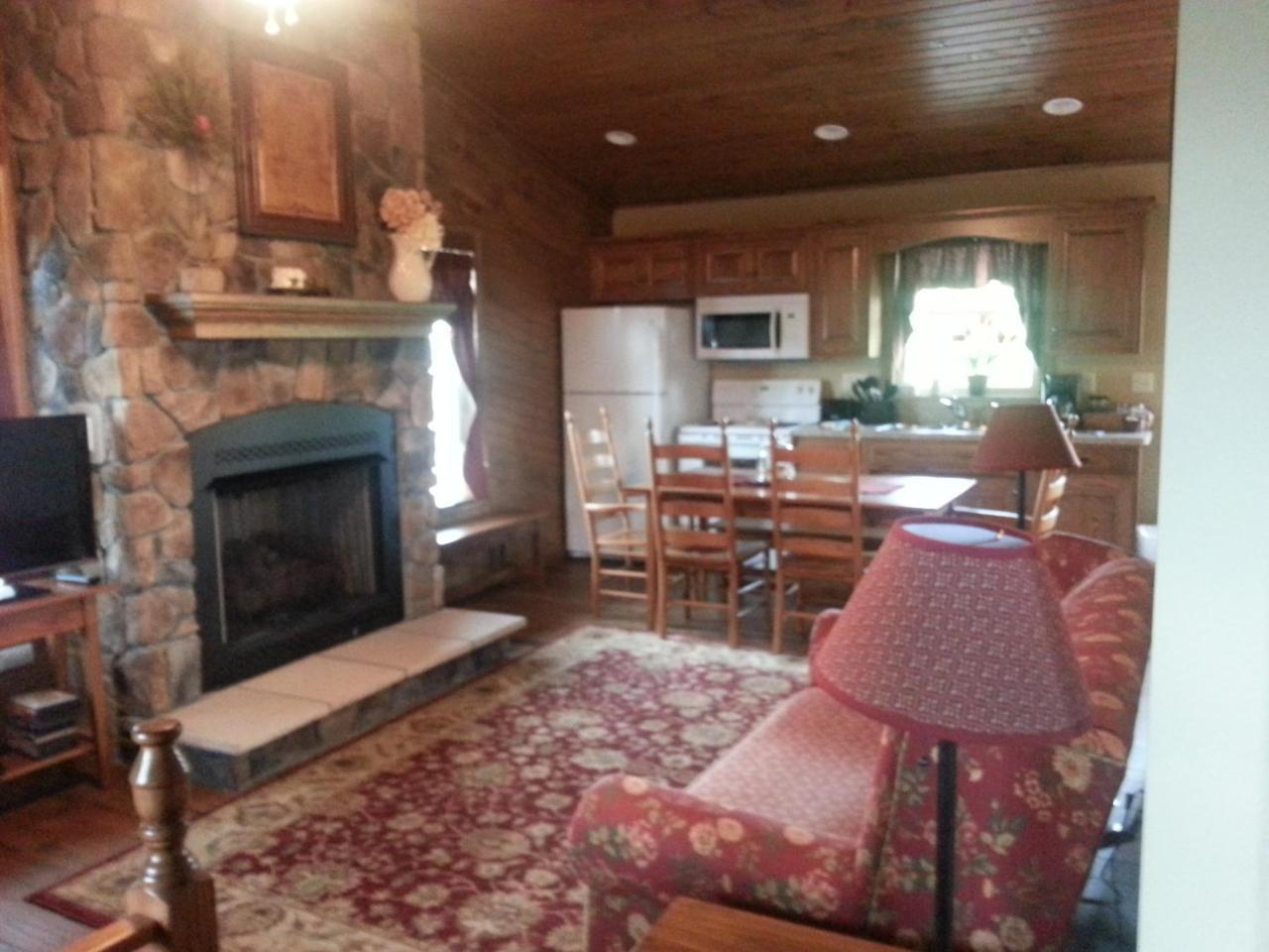 Amish Blessings Cabins Millersburg Bagian luar foto